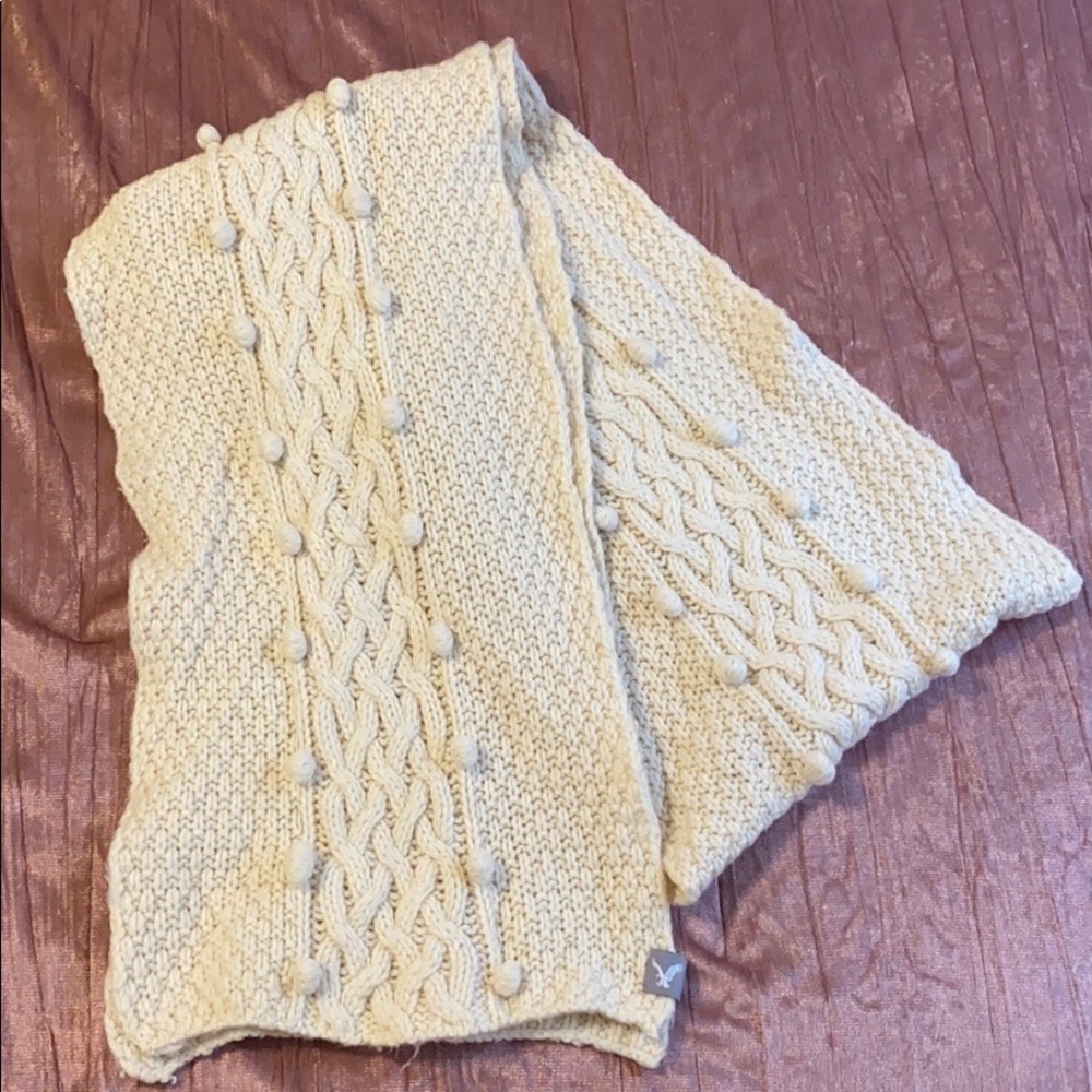 American Eagle cable knit scarf